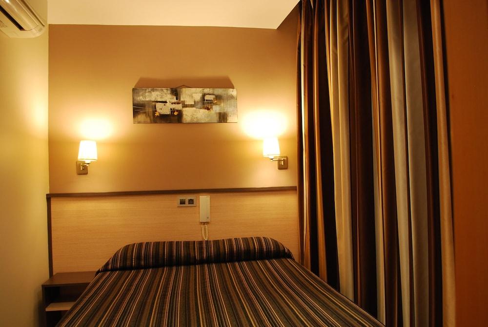 Hostal Las Flores Ramblas Barcelone Extérieur photo